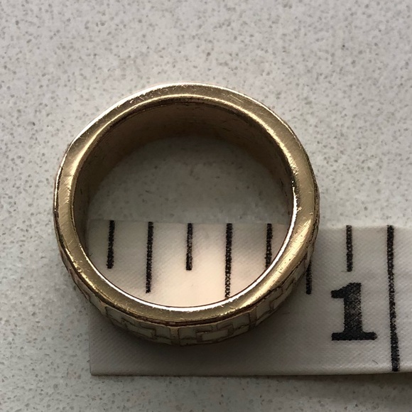 ✨Buy 2 get 1 free!!✨ Gold & White ring - Picture 2 of 2